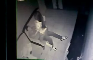 XXX شخص عرق شده روسی را سخت روی بالکن قرار زن چاق سكسي می دهد