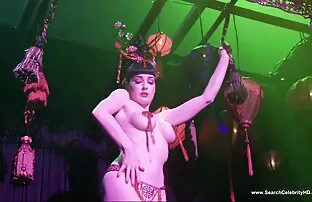 XXX خواهر سکس زنان چاق حشری کوچکتر باریک عصبانی شد و با داماد خود با یک خروس بزرگ ازدواج کرد