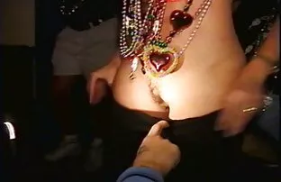 XXX رابطه جنسی در یک مهمانی پورنو در یک فیلم سکسی زن های چاق کلوپ خصوصی