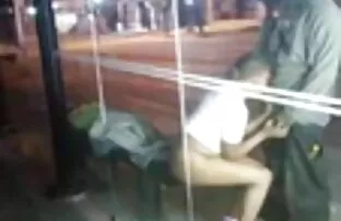 XXX دانش آموزان روسی دختری سکس زنان چاق پیر را در یک دایره شلیک کردند