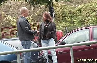 XXX این مرد به طور فعال و جسورانه معشوقه خود را در دامن لعنت گوزیدن زن چاق کرد