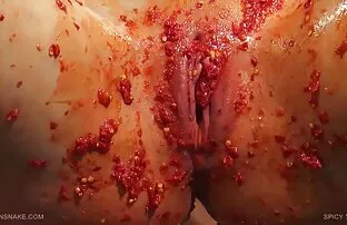 XXX دختر شهوانی در پاشنه سکسزنهای چاق بلند الاغ می دهد