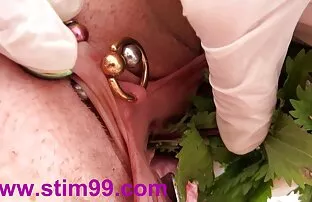 XXX پدر چاق ، خرچنگ عکس چاق سکسی دختر لاغر را در آشپزخانه fucks می کند