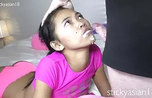XXX جوجه از روسیه خوشحال است عکس سکس با زن چاق که مردی را که بوسه خروس است ، می خورد