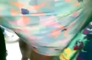 XXX زن بالغ در زن و شوهر لاتکس اغوا فیلم سکسی زن چاق شده است